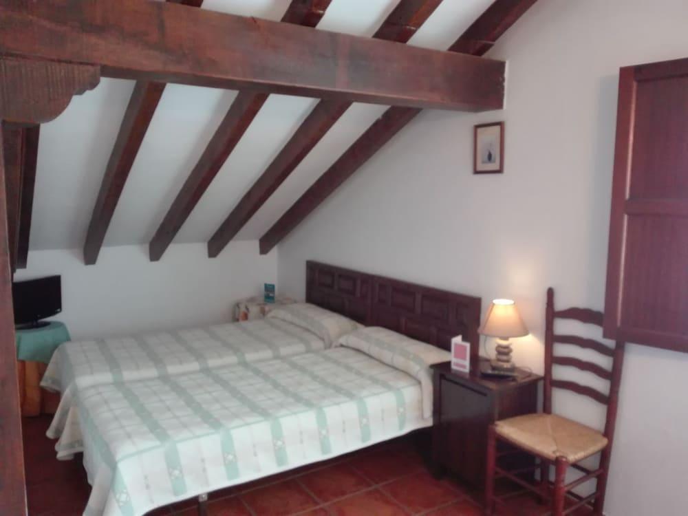 Pasaje San Jorge Hotell Comillas Exteriör bild