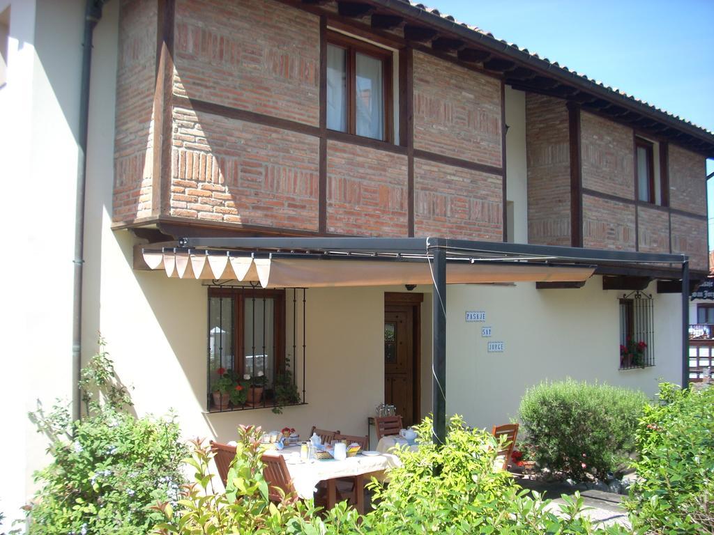 Pasaje San Jorge Hotell Comillas Exteriör bild