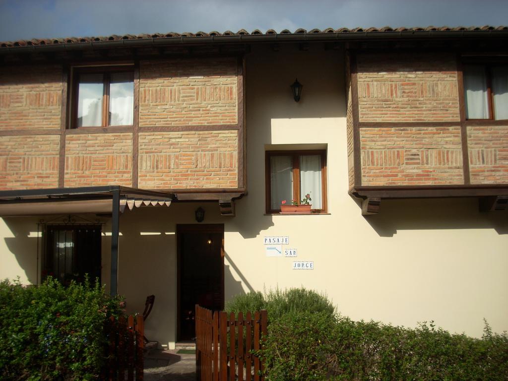 Pasaje San Jorge Hotell Comillas Exteriör bild